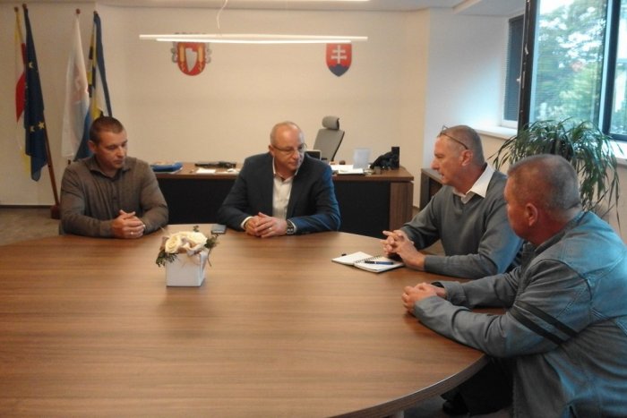 Ilustračný obrázok k článku V Šali sa rokovalo o doprave: Pomôcť môžu aj občania vyplnením dotazníka, FOTO