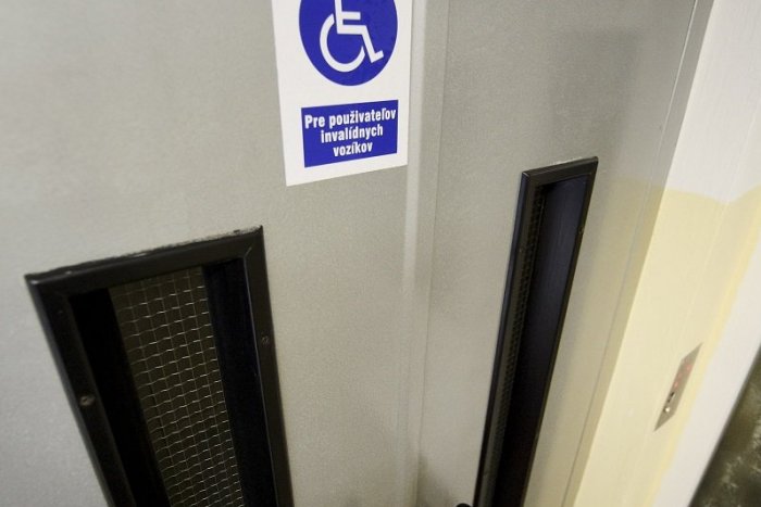 Ilustračný obrázok k článku Najstaršiu nitriansku polikliniku zbavia bariér: Pribudnúť má aj výťah