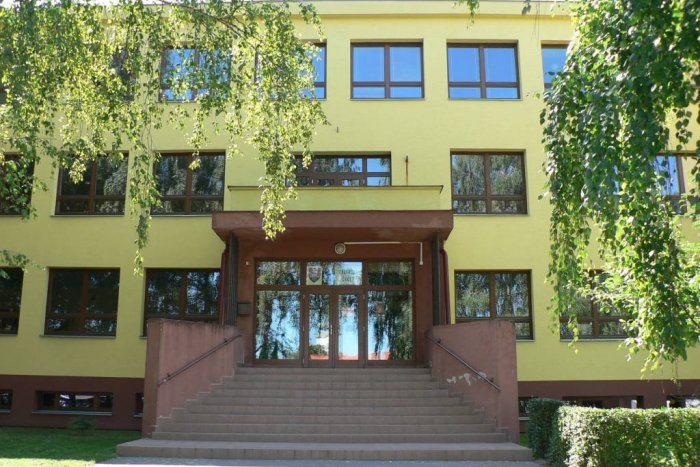 Ilustračný obrázok k článku Základná škola s novou riaditeľkou: ZŠ M. R. Štefánika povedie Danica Bartoňová