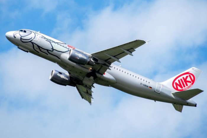 Ilustračný obrázok k článku Problémy s protipožiarnym systémom: Dopravný Airbus A-320 musel núdzovo pristáť