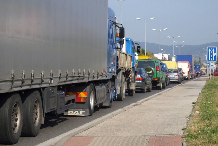 Ilustračný obrázok k článku Premávka v Bratislave je spomalená, pre kolóny uzatvárajú Sitinu