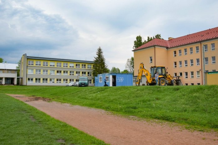 Ilustračný obrázok k článku Samospráva sa pustila do najväčšieho projektu viacúčelového ihriska v rámci okresu, FOTO