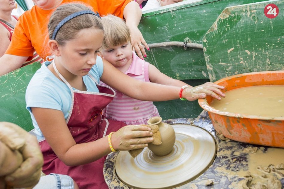 Ilustračný obrázok k článku Kam v Bratislave ZADARMO: Záplava čerešní na juniálese, koncerty na námestí aj keramické trhy