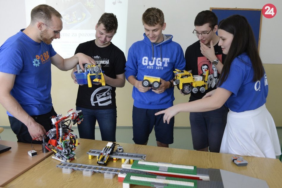 Ilustračný obrázok k článku Žiaci predviedli svoje vlastné robotické modely na celoslovenskej súťaži. Niektoré sú skutočnou špičkou, FOTO