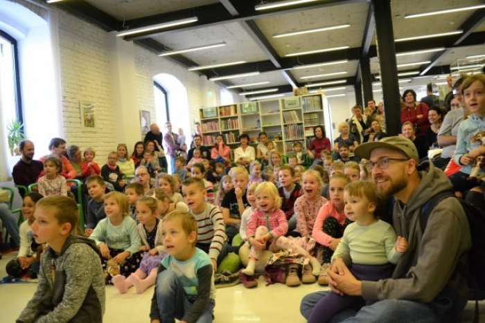 Ilustračný obrázok k článku Deti by mali viac čítať. A preto je tu celoslovenský Týždeň čítania deťom