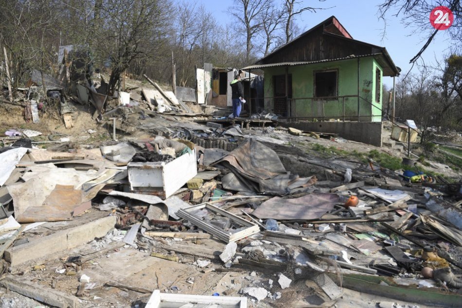 Ilustračný obrázok k článku Ukončili likvidáciu čiernej skládky na Majetkári, počas nej vyviezli tony odpadu, FOTO