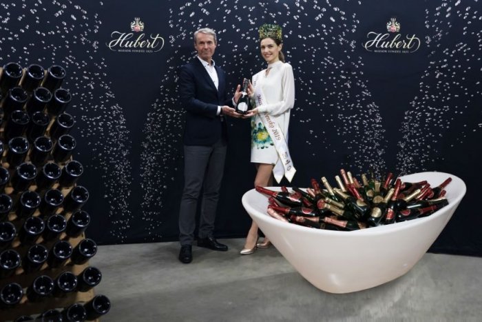 Ilustračný obrázok k článku SÚŤAŽ: Kráľovná krásy je už známa. Neuveríte, čo dostala od Hubert J.E.