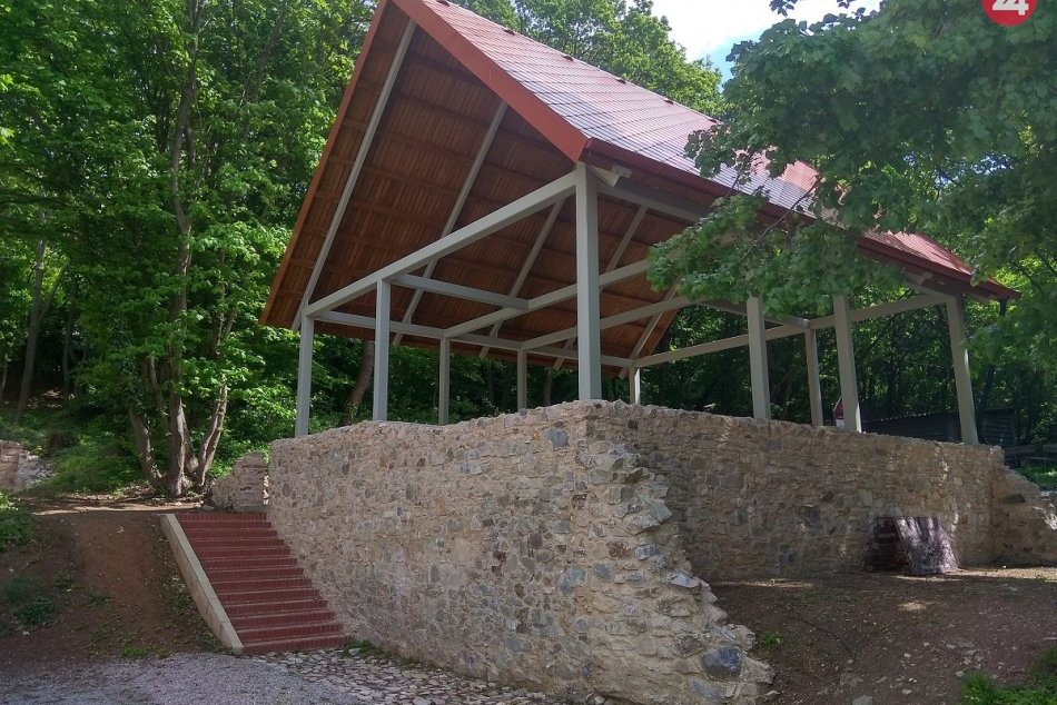 Ilustračný obrázok k článku Zoborským kláštorom by nás mohla sprevádzať 3D aplikácia rozšírenej reality