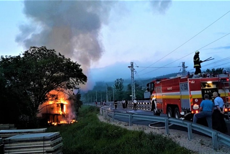 Ilustračný obrázok k článku Hasiči o požiari na Okružnej ulici: Čo sa tam dialo?