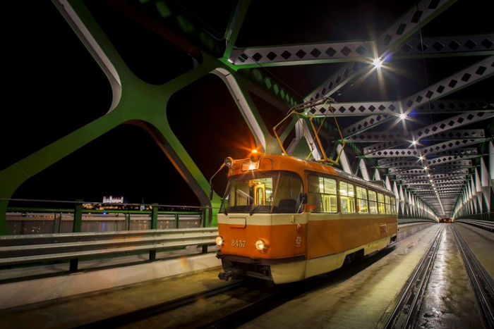 Ilustračný obrázok k článku Do Petržalky zavítala netradičná meracia električka