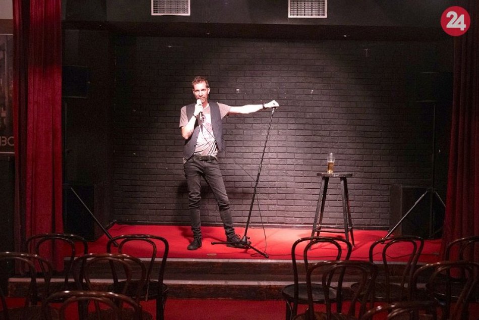 Ilustračný obrázok k článku Ako sa stať úspešným komikom? V Bratislave sa nakrúca road movie s populárnymi standupistami