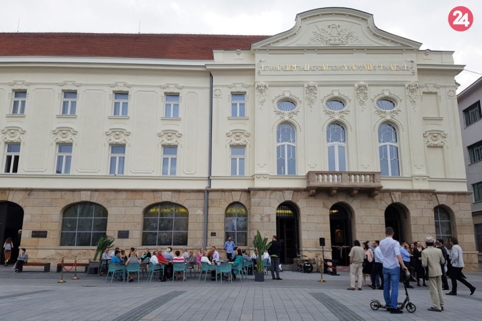 Ilustračný obrázok k článku Divadlo sa otvára verejnosti: Návštevníkov víta v novej kaviarni Bezkydov