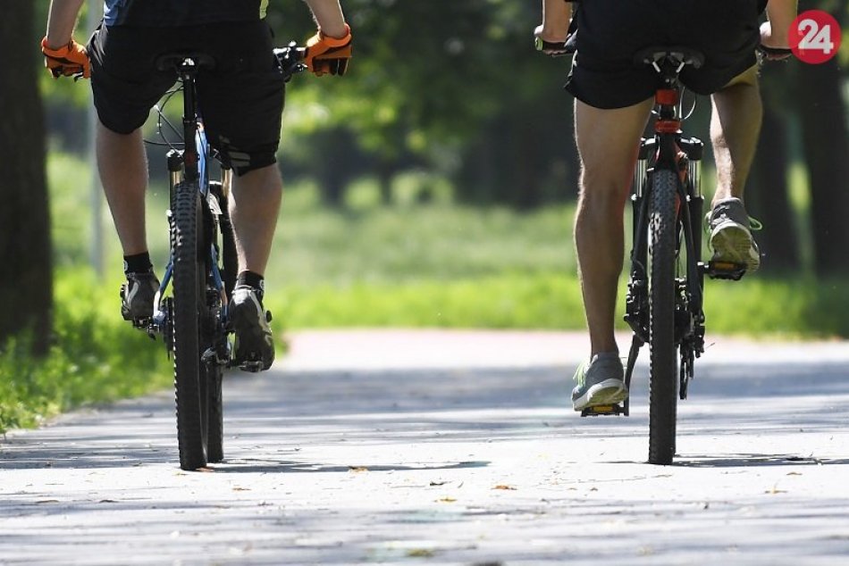 Ilustračný obrázok k článku Cyklostra popri Liptovskej Mare: Mikulášska radnica spravila dôležitý krok