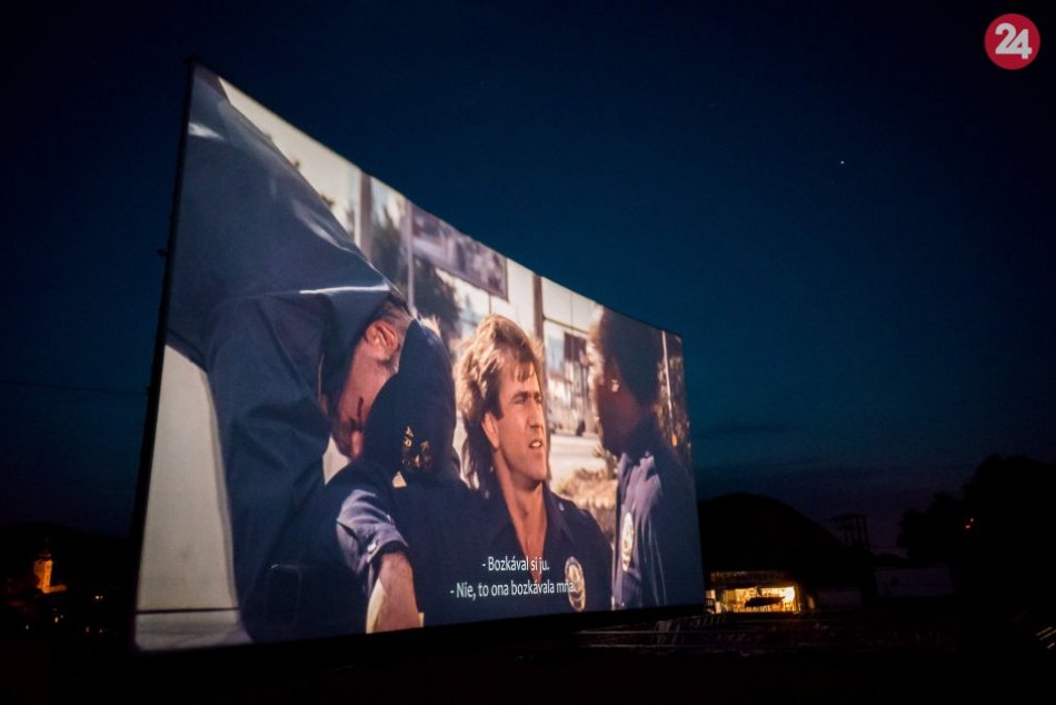 Ilustračný obrázok k článku Jedinečný zážitok na bystrickom AMFITEÁTRI: Pod holým nebom premietnu filmový MEGAHIT