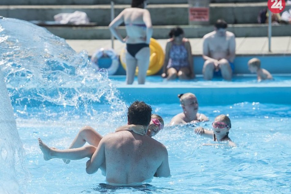 Ilustračný obrázok k článku Výborná správa! Pre horúčavy predĺžili otváracie hodiny na niektorých kúpaliskách