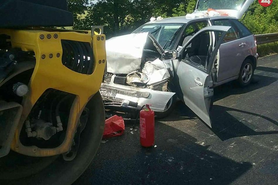Ilustračný obrázok k článku Na diaľnici D1 v smere do Bratislavy sa zrazilo auto s valcom. Medzi zranenými je dieťa