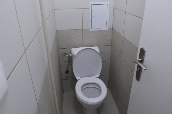 Ilustračný obrázok k článku Úsporné splachovanie vás môže vyjsť poriadne draho. Ako na ňom UŠETRIŤ?