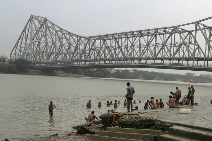 Ilustračný obrázok k článku Kúzelník sa nechal spútaný spustiť do rieky: Pravdepodobne sa utopil