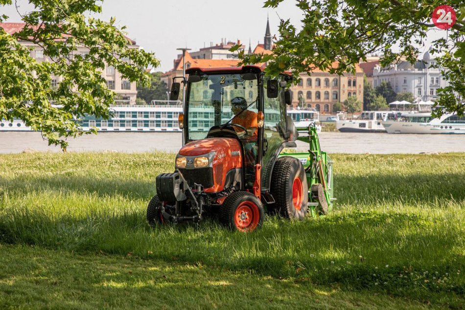 Ilustračný obrázok k článku Hlavné mesto pokračuje v kosení trávy. Kedy príde na rad vaša mestská časť?
