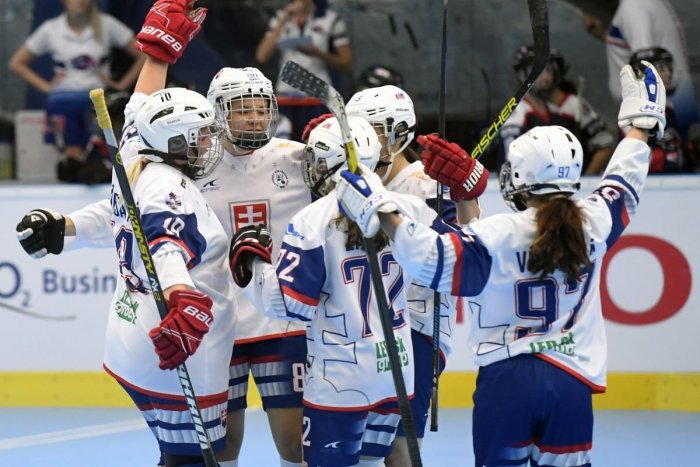Ilustračný obrázok k článku Hokejbalové MS: Slovenky zdolali Češky, ktoré už titul neobhája