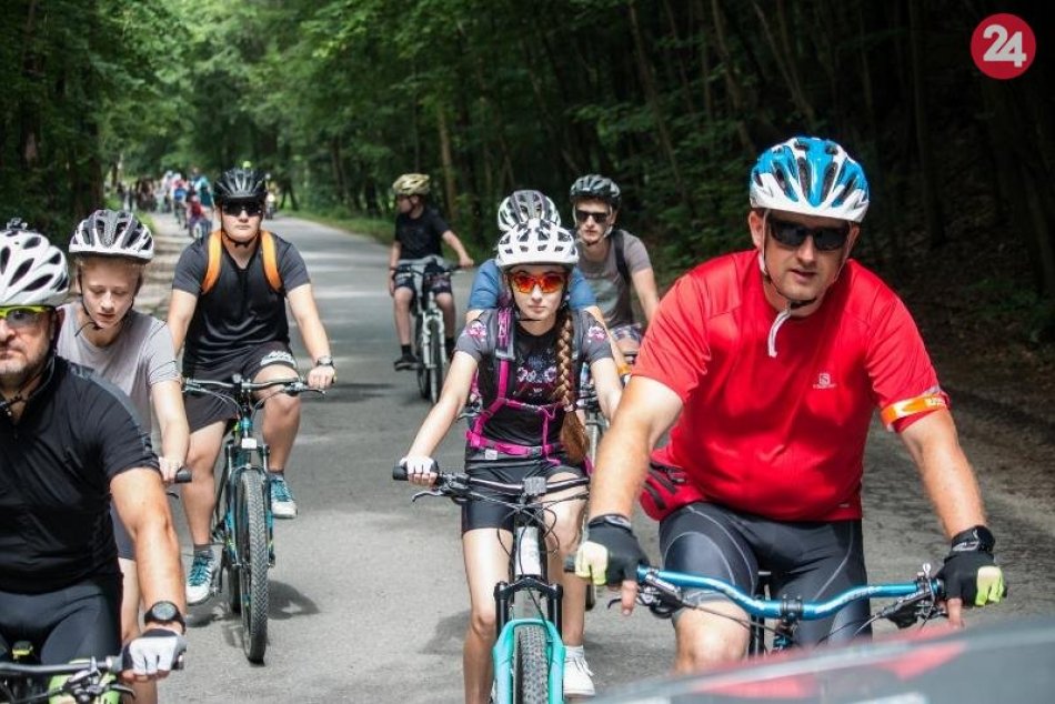 Ilustračný obrázok k článku Na bicykloch okolím Považskej: Tentoraz však po novej trati, FOTO