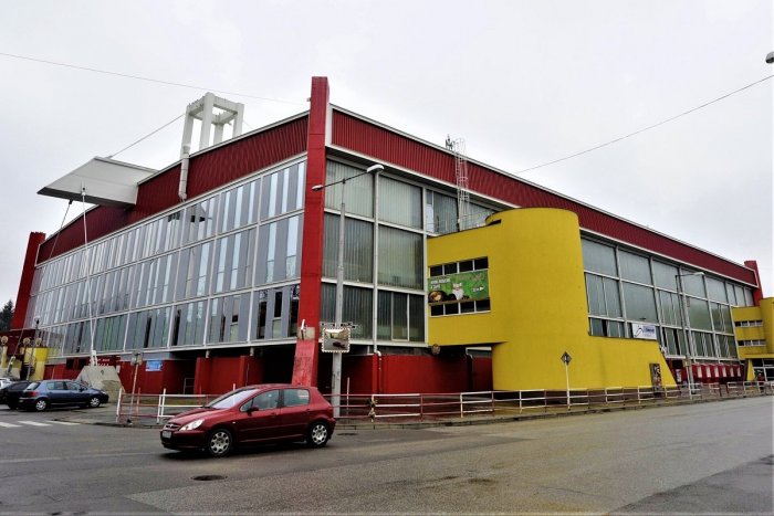 Ilustračný obrázok k článku V Trenčíne sa začala rekonštrukcia zimného štadióna: Čo všetko sa má vynoviť?