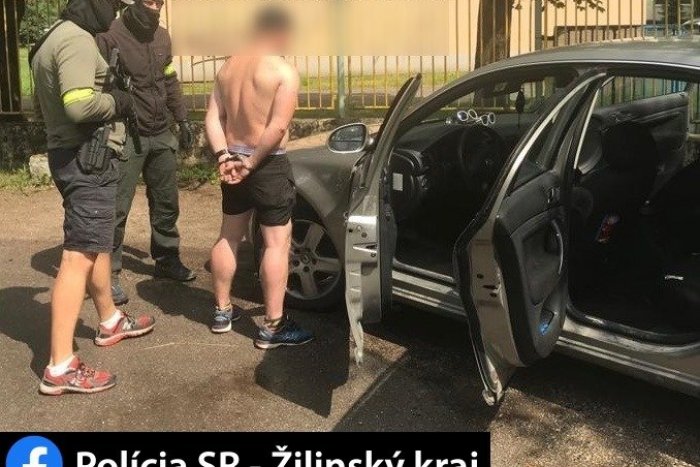 Ilustračný obrázok k článku Drogová razia žilinských policajtov: Peter (33) z nášho okresu má problém, FOTO