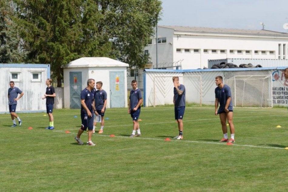 Ilustračný obrázok k článku Tesné víťazstvo nad druholigistom: Futbalisti Moraviec porazili Komárno