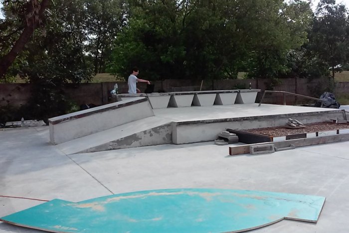 Ilustračný obrázok k článku V Šali pokračujú so Skateparkom: Mládeži  spestrí letné prázdniny, FOTO
