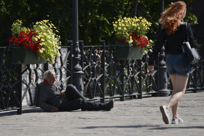 Ilustračný obrázok k článku Nielen treskúca zima: Ľudí bez domova ohrozujú aj horúčavy