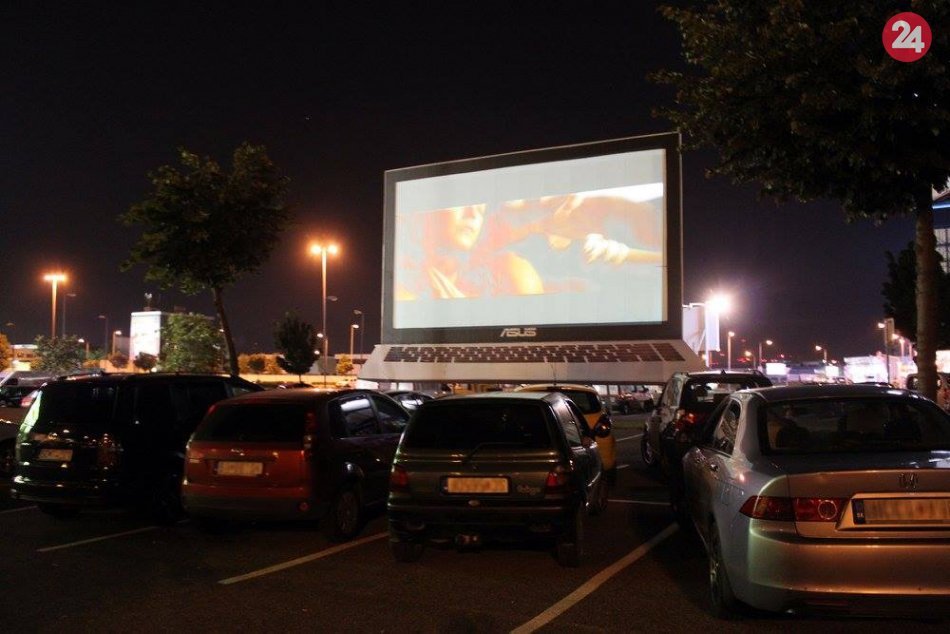 Ilustračný obrázok k článku Autokino na Zlatých pieskoch tento rok filmy premietať nebude