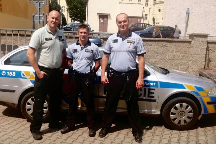 Ilustračný obrázok k článku Klobúk dole pred policajtom z Ľupče. Takto klepol po prstoch páchateľovi za hranicami