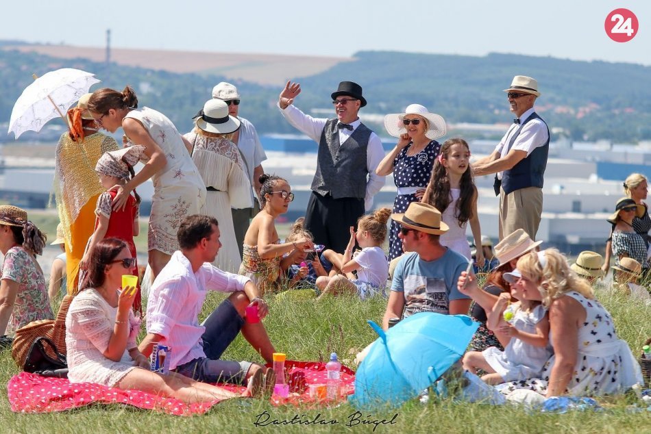 Ilustračný obrázok k článku Slovenským mestom prejde POCHOD za láskavé Slovensko: Vyvrcholí PIKNIKOM pre radosť