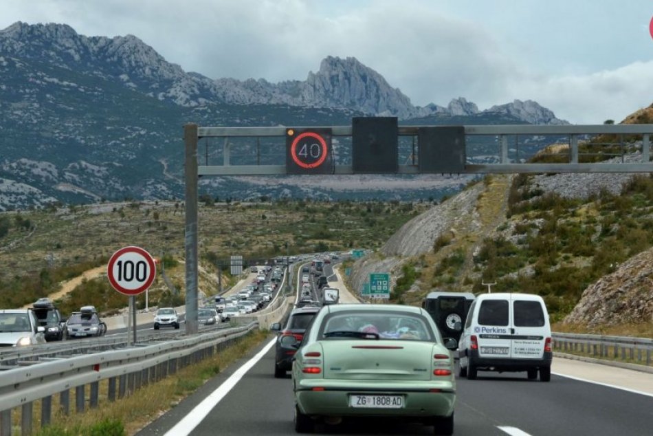 Ilustračný obrázok k článku Slovenskí policajti v Chorvátsku nelenili: Počas leta pomohli v 371 prípadoch