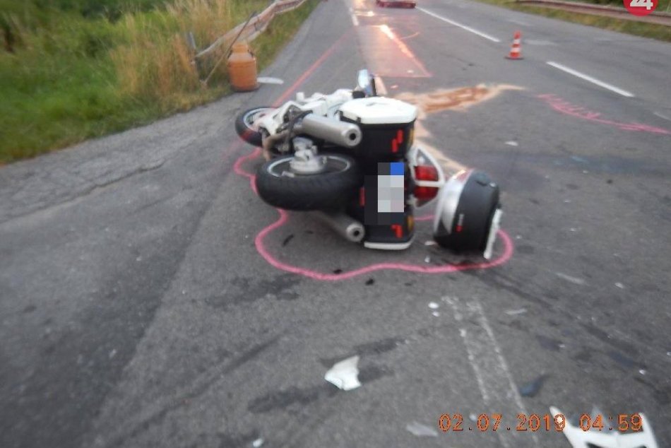 Ilustračný obrázok k článku Pri Ľupči došlo k nehode dodávky s motocyklom. Motorkára odviezli na ošetrenie, FOTO