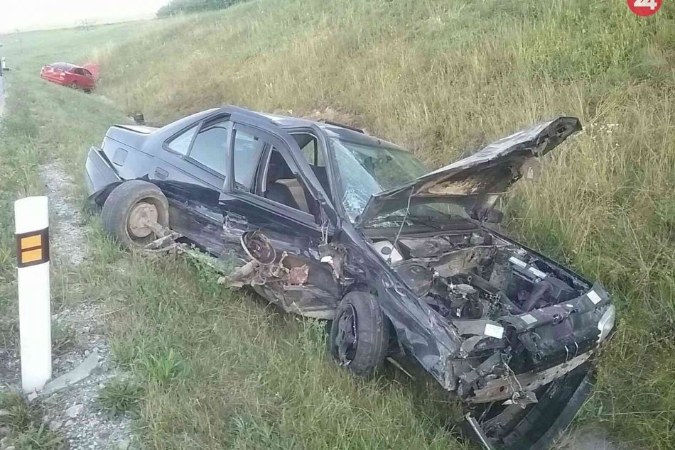 Ilustračný obrázok k článku Po nehode v Považskej sa zranili obaja vodiči: FOTO priamo z miesta