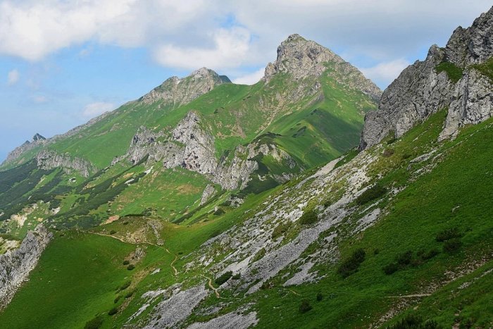 Ilustračný obrázok k článku RANNÁ ŠTVORKA: Týždeň začne s malou oblačnosťou, teploty do 26 stupňov