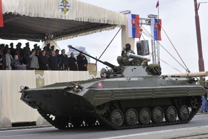 Ilustračný obrázok k článku Nosko zareagoval na otvorený list aktivistov. Toto povedal o plánovanej vojenskej prehliadke