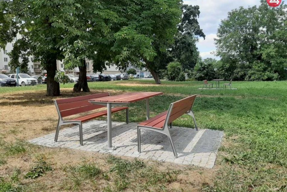 Ilustračný obrázok k článku Dobrá vec pre komunitný život: Na Sihoti pribudli nové piknikové sety