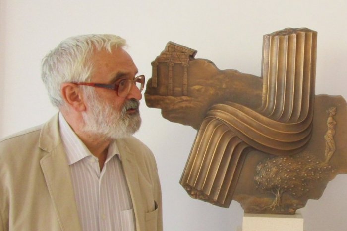 Ilustračný obrázok k článku Na Bratislavskom hrade je výstava malieb exministra školstva P. Plavčana a objektov M. Polonského