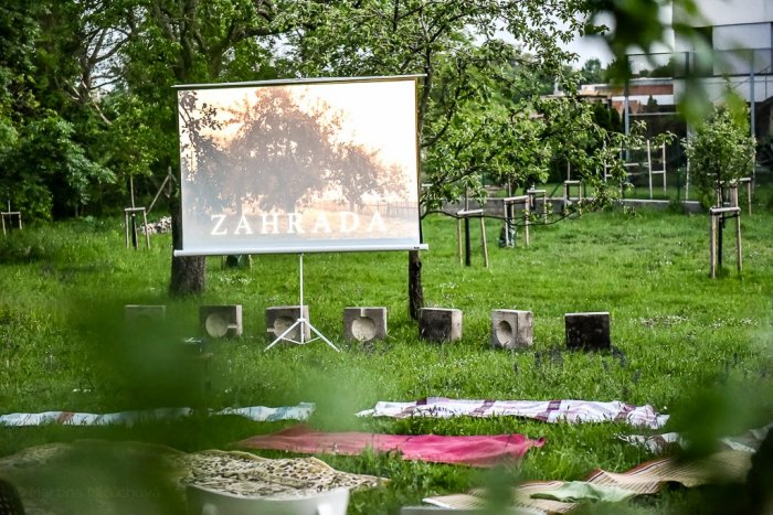 Ilustračný obrázok k článku LETNÉ KINO: Premietanie pod holým nebom spúšťajú ďalšie mestské časti