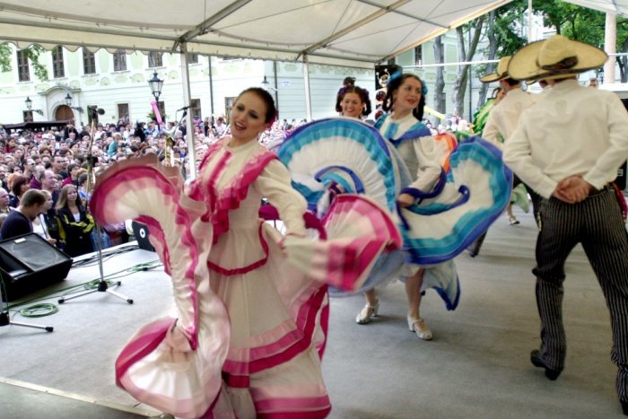 Ilustračný obrázok k článku Na bystrickom námestí bude poriadne horúco. Rozpália vás latino rytmy a bubnová show