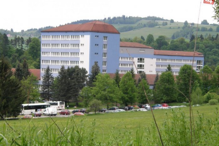 Ilustračný obrázok k článku Breznianska nemocnica získala od darcu dva život zachraňujúce prístroje