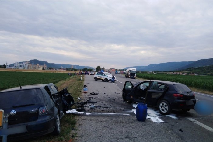 Ilustračný obrázok k článku Štyria mŕtvi a traja ťažko zranení pri havárii v Turni nad Bodvou. Jeden z vodičov nedal prednosť