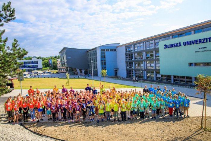 Ilustračný obrázok k článku V Žiline pribudli noví bakalárikovia a inžinierikovia: Spromovalo 146 študentov