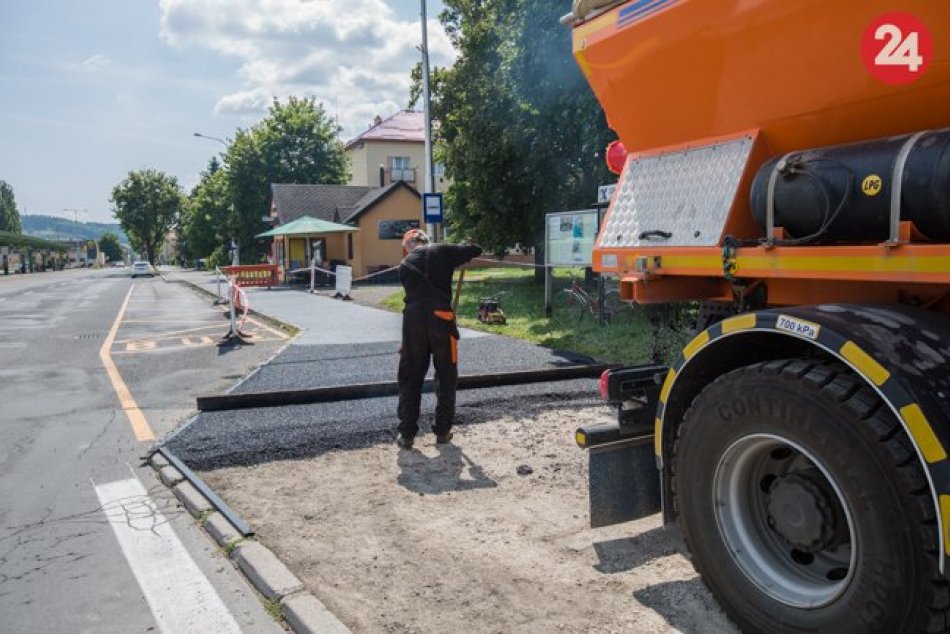 Ilustračný obrázok k článku Inovácia chodníka na Štefánikovej ulici: FOTO a VIDEO priamo z rekonštrukcie