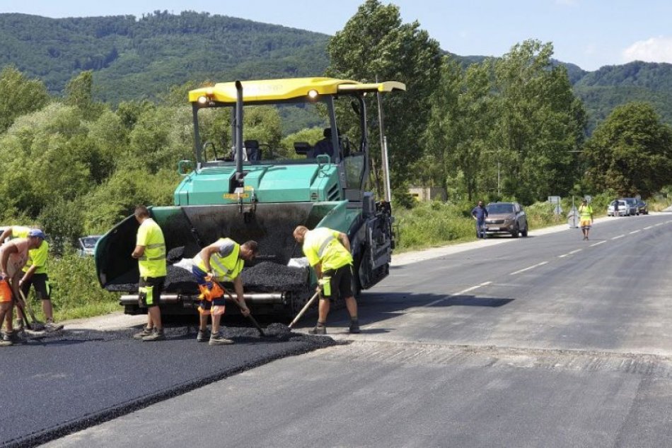 Ilustračný obrázok k článku Vodiči sa dočkali. BBSK obnovil cesty do horských obcí pri Bystrici