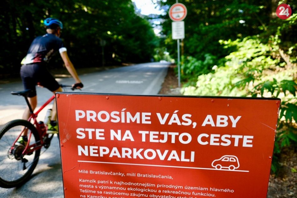 Ilustračný obrázok k článku Koniec divokého parkovania na Kamzíku? Mestská polícia si posvieti na odstavené autá