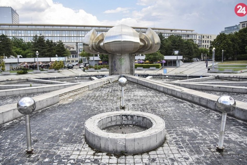 Ilustračný obrázok k článku Na Námestí Slobody má vzniknúť Pamätník demokratickej revolúcie 1989