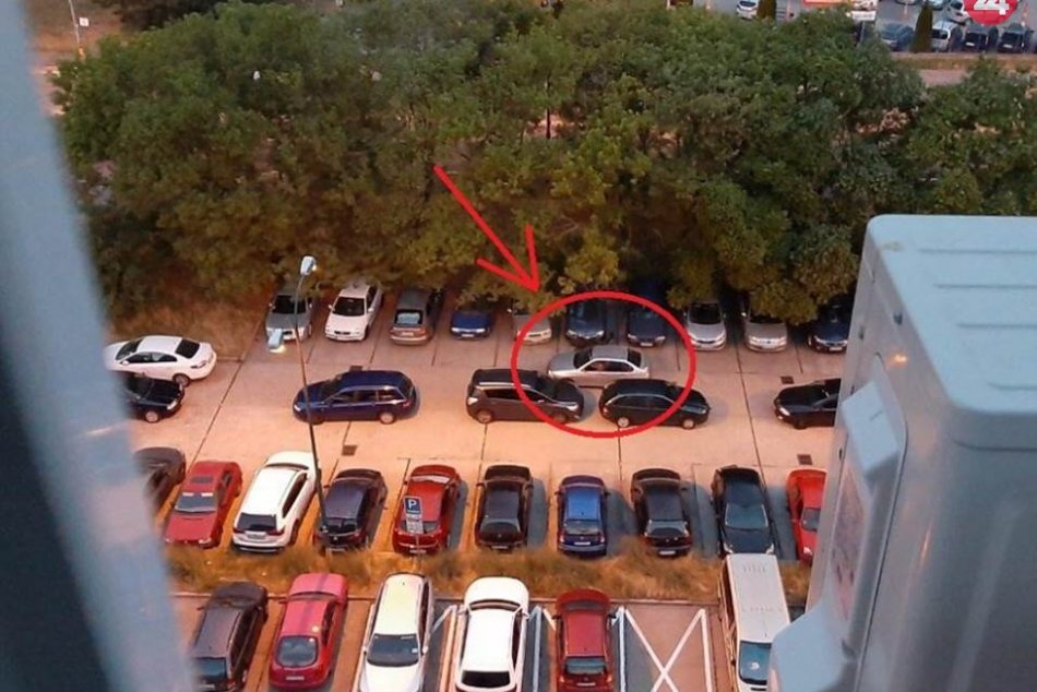 Ilustračný obrázok k článku Polícia pátra po vodičovi, ktorý v Petržalke poškodil osem áut a z miesta odišiel